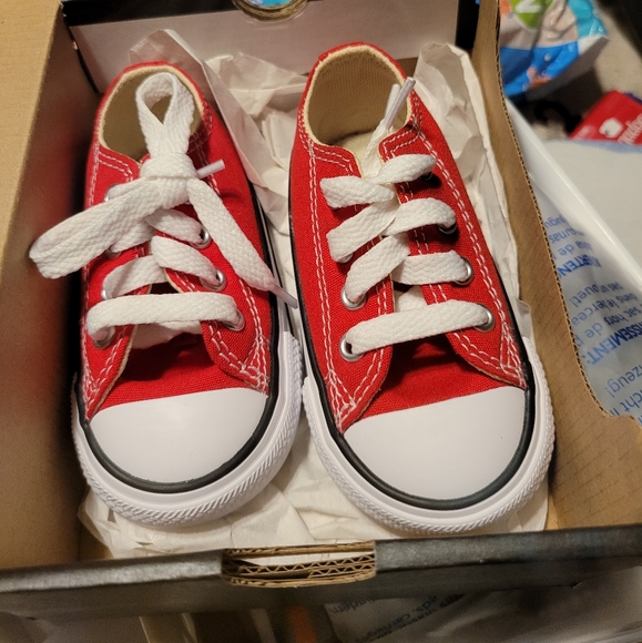 red converse 4c